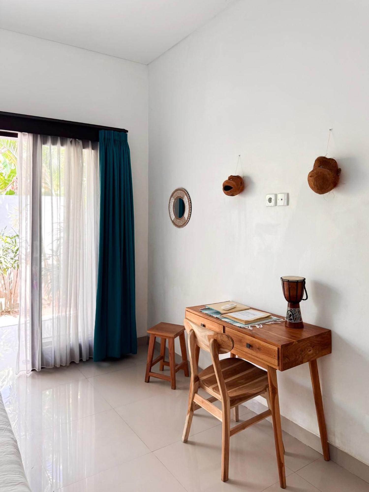 Urban Jungle Beach House Canggu  Exterior photo